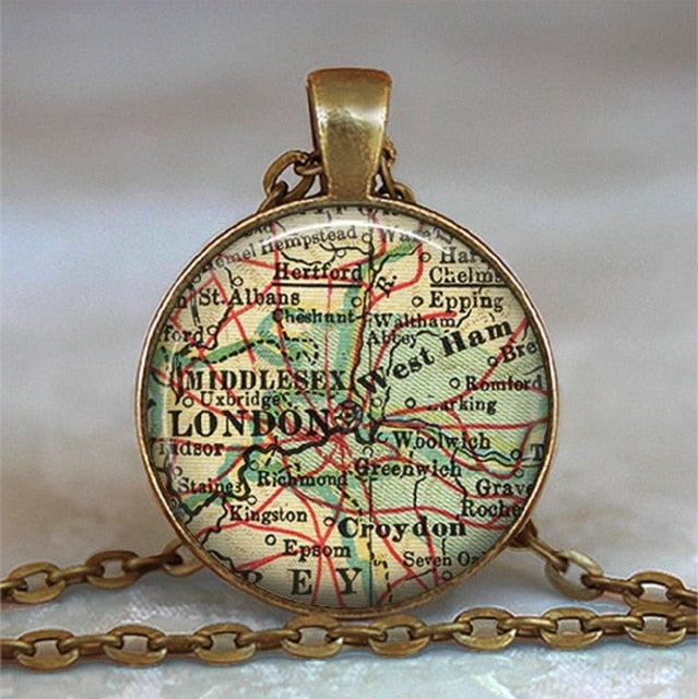 New Arrived Glass Dome Necklace World Map Pendant Bronze Chain Jewelry Lithuania Vintage Map Handmade Glass Cabochon Necklace