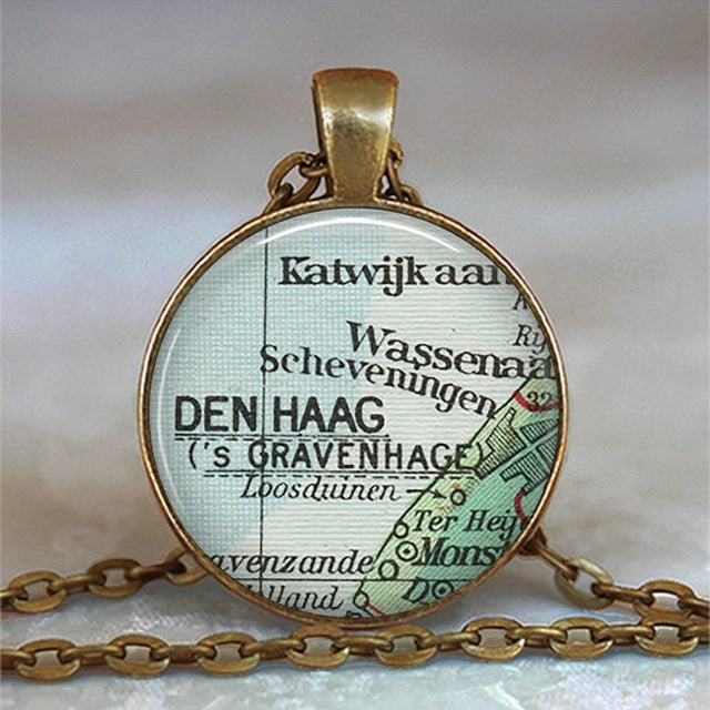 New Arrived Glass Dome Necklace World Map Pendant Bronze Chain Jewelry Lithuania Vintage Map Handmade Glass Cabochon Necklace